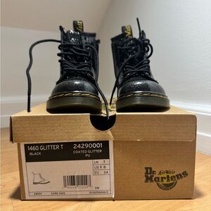 Dr. Martens kids black boots size 8 toddlers